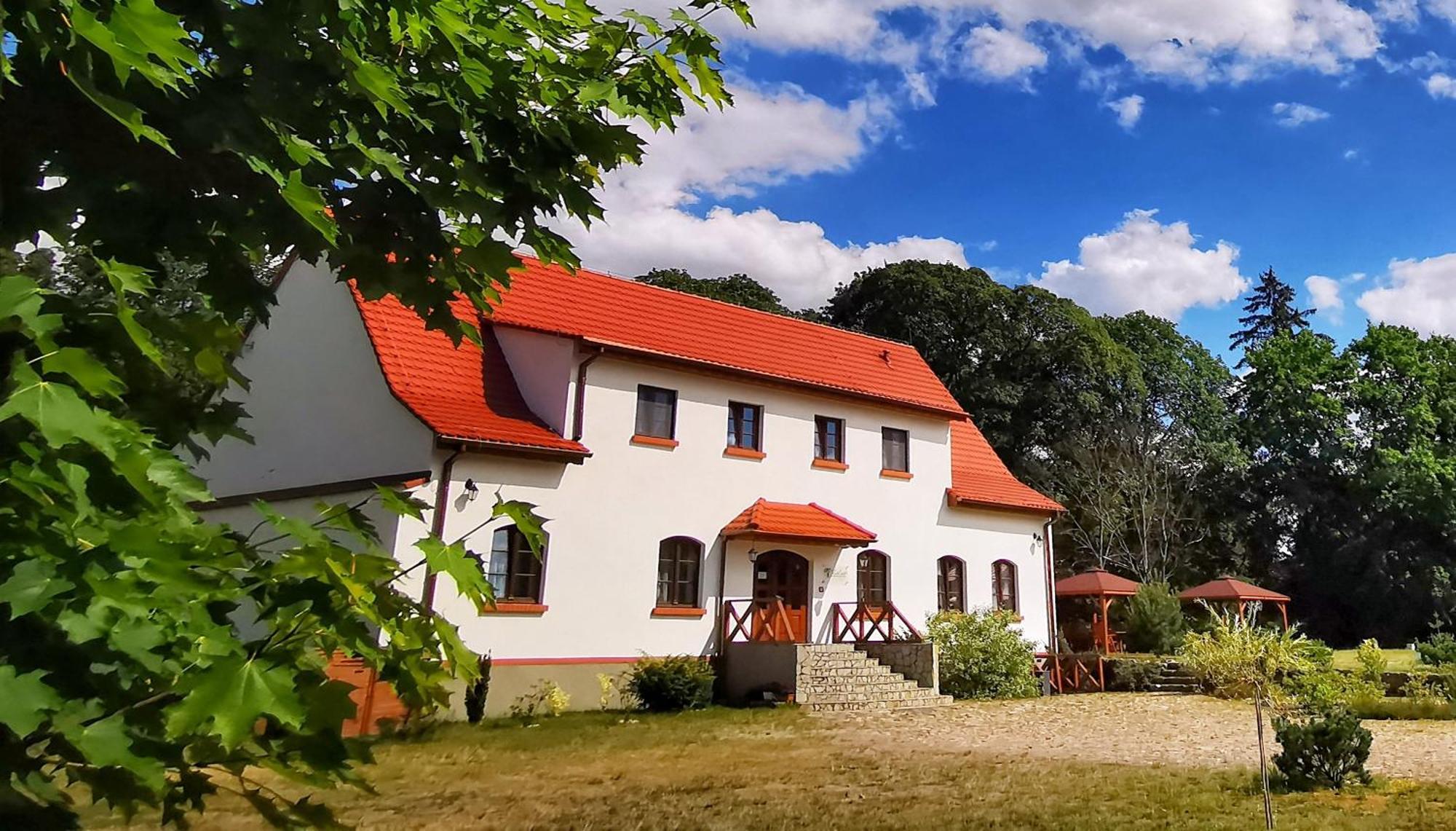 Gospodarstwo Nad Jeziorem Zalom  ภายนอก รูปภาพ